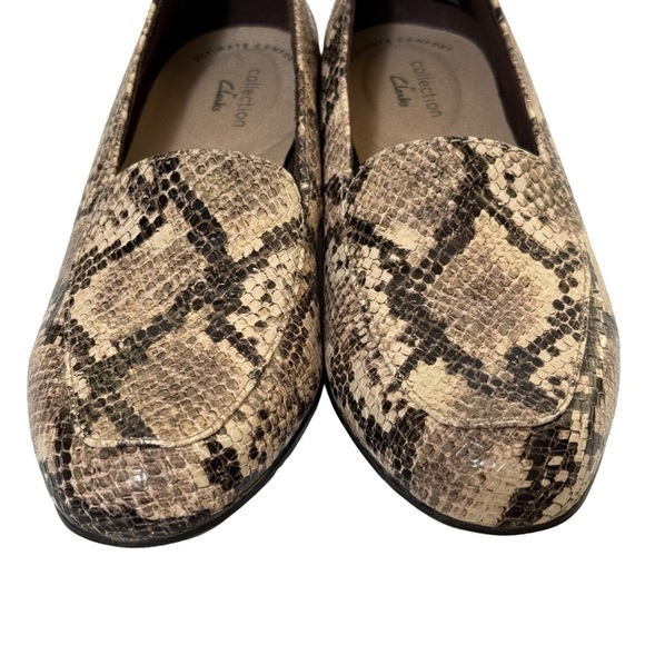 Clarks Juliet Lora Taupe Faux Leather Reptile Snake Print Slip On Loafers Size 7 - Picture 7 of 11